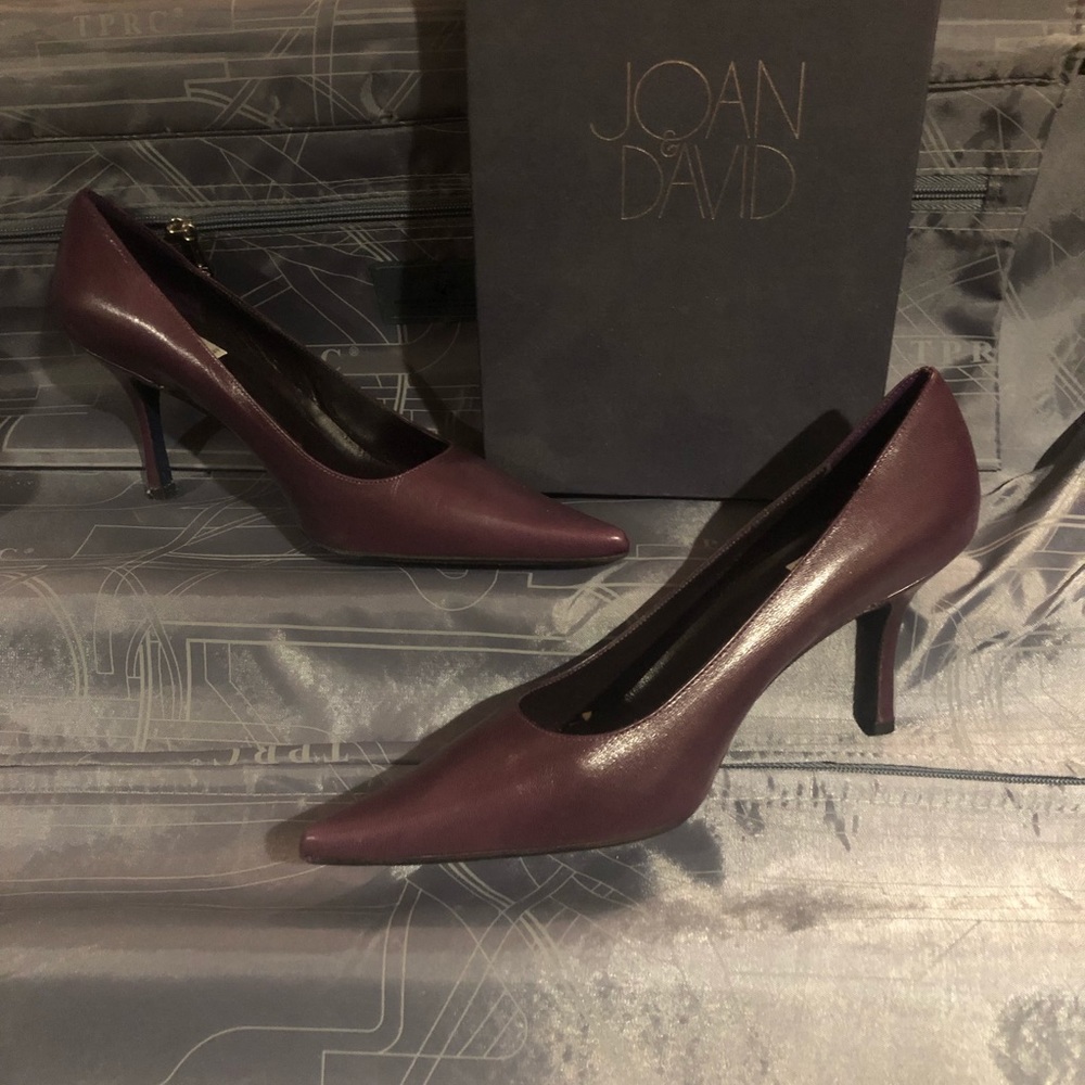 Plum leather pumps